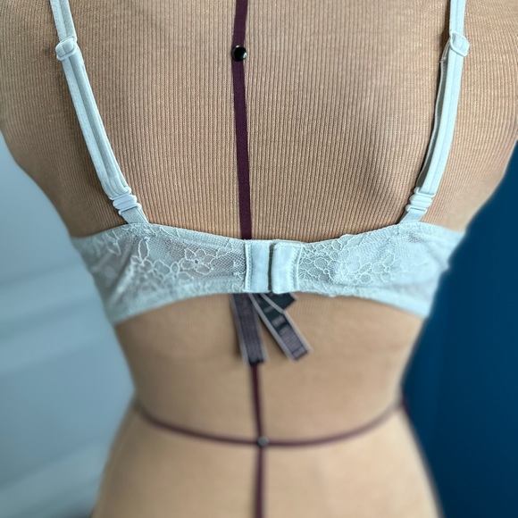 Bra Victoria secrets very sexy size 36D - Picture 4 of 4